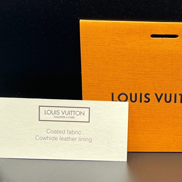 LOUIS VUITTON 6 Key Holder - (Discontinued from Louis Vuitton Website) - NEW! - Picture 9 of 11